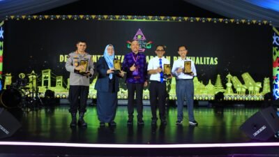 Polri Raih Juara I Kategori Booth Terfavorit di Kampung Hukum 2025 Mahkamah Agung